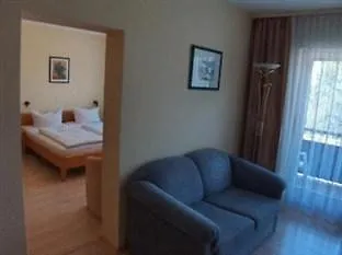 Schmid Hotel 3*
