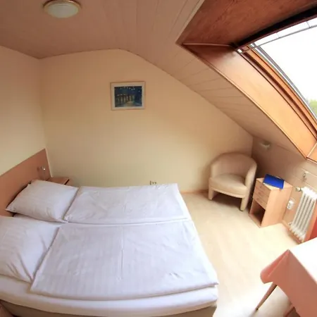 Schmid Hotel 3*